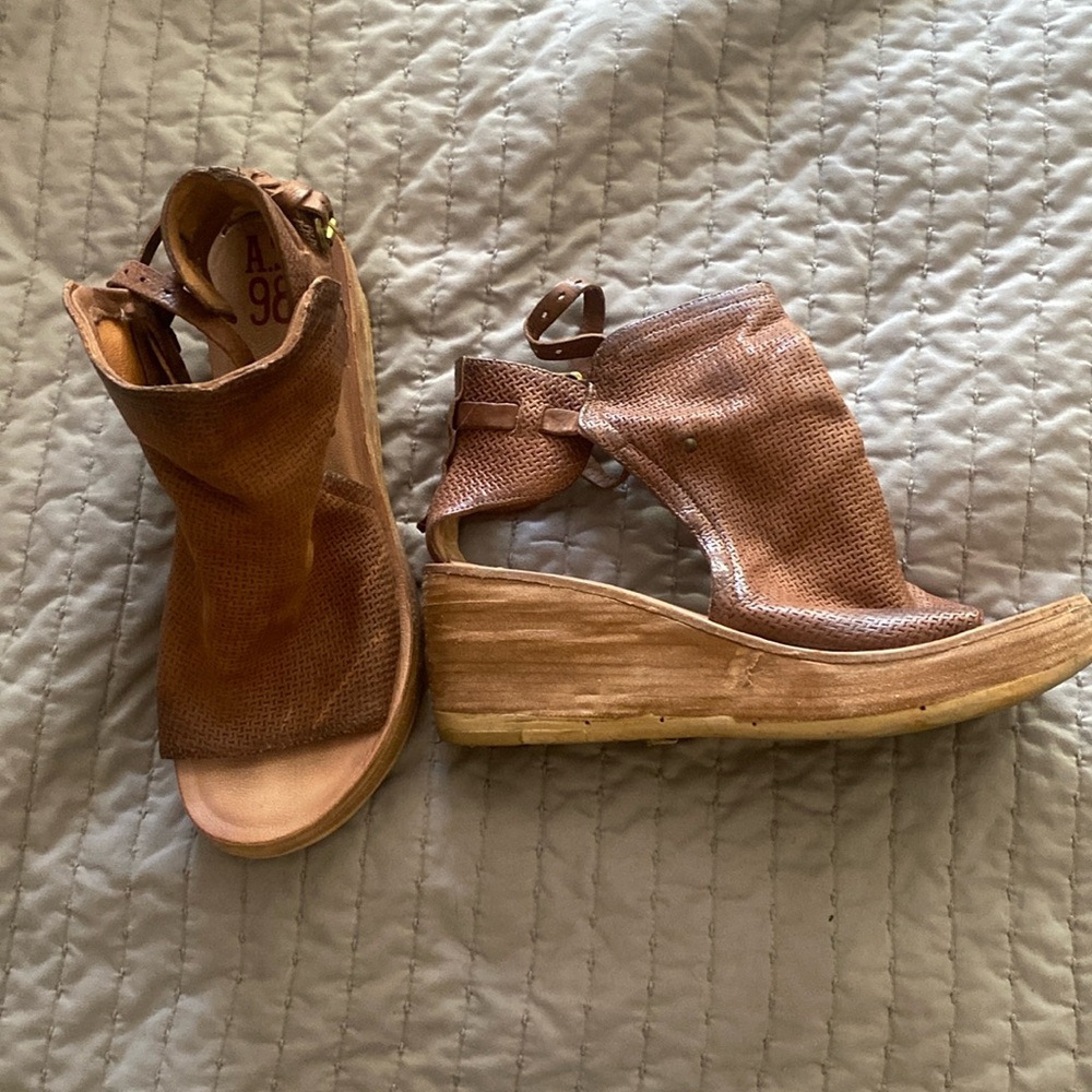 AS98 platforms size 42